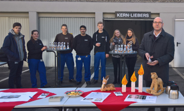 KERN-LIEBERS trainees proudly present their donation stand